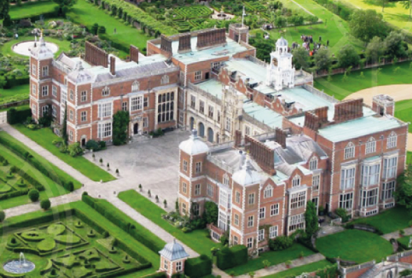 The sprawling estate of Hatfield House and Park in Hertfordshire is a sight to behold. Home to one of the finest Jacobean Houses in England, the Tudor Old Palace (which just happened to be the childhood home of Elizabeth I) and a fantastic 42-acre garden, it’s impressive to say the least.